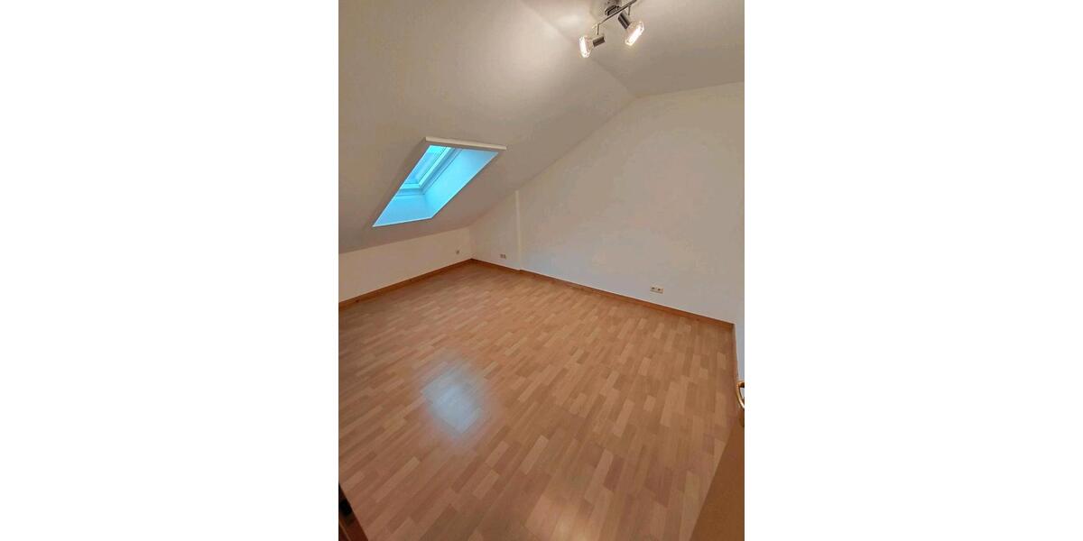 Dachgeschoßwohnung Wallersdorf - 2 Zimmer, 41 m&sup2;, 600&euro; | Angebot:25841170