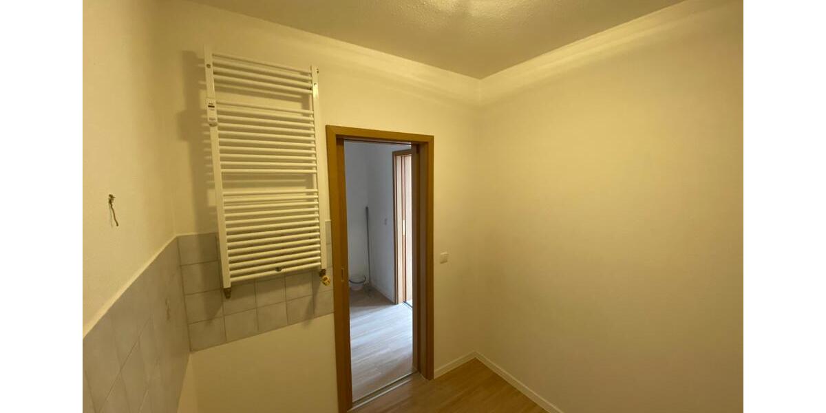 Dachgeschoßwohnung Werdau - 1.5 Zimmer, 35 m&sup2;, 193&euro; | Angebot:20345816