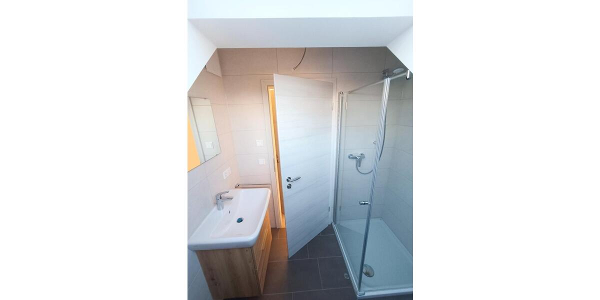 Dachgeschoßwohnung Großmehring - 2 Zimmer, 49 m&sup2;, 690&euro; | Angebot:26606048