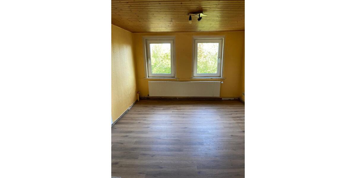 Etagenwohnung Blomberg - 6 Zimmer, 136 m&sup2;, 810&euro; | Angebot:26338796