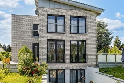 Wohnung Hamburg Wandsbek - 5 Zimmer, 190 m&sup2;, 3.000&euro; | Angebot:26566824