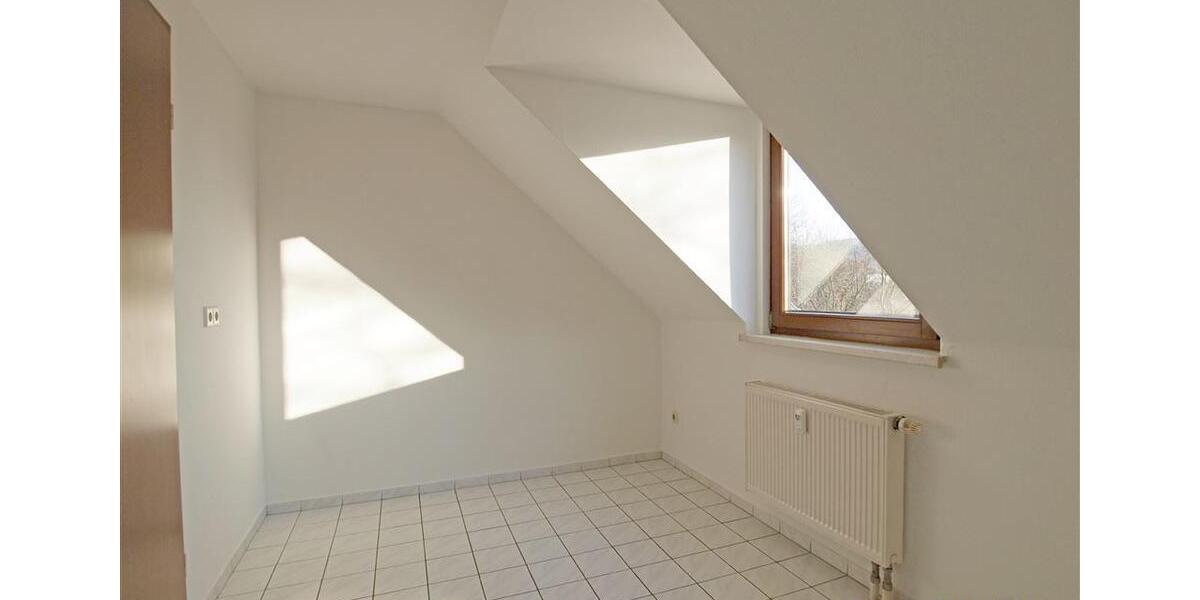 Dachgeschoßwohnung Flöha - 3 Zimmer, 62 m&sup2;, 390&euro; | Angebot:26147879