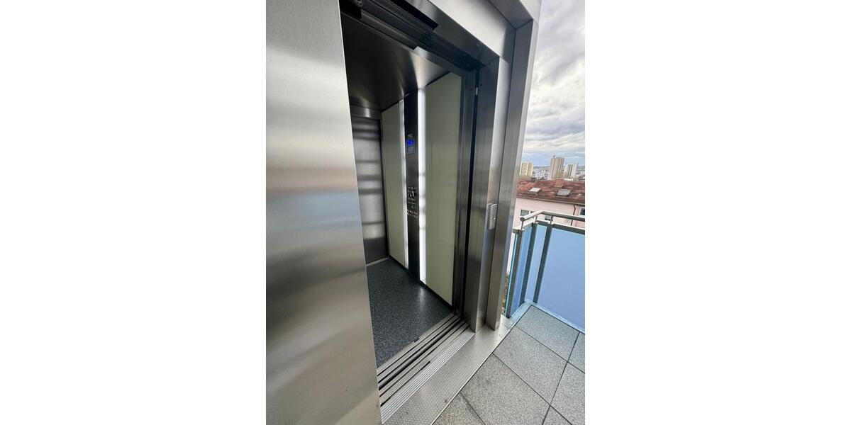 Dachgeschoßwohnung Leonberg - 3 Zimmer, 87 m&sup2;, 1.275&euro; | Angebot:25784990