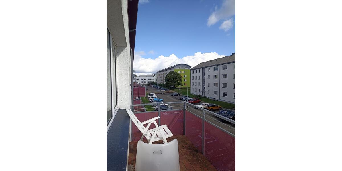 Schönes Zimmer in geräumiger 3-Zimmer-WG ab 01.02. frei 1 zimmer