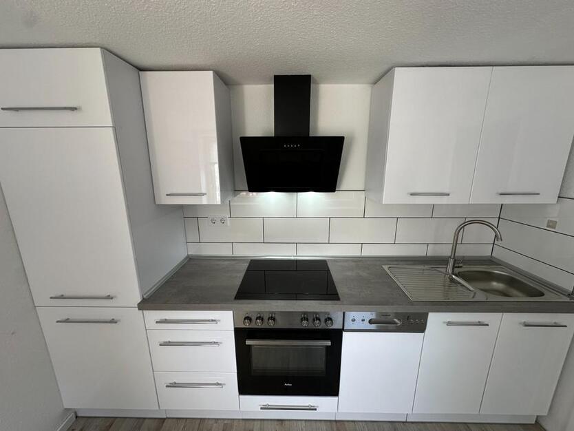 Charmante 2,5 Zimmer-Wohnung mit EBK in Zentraler Lage