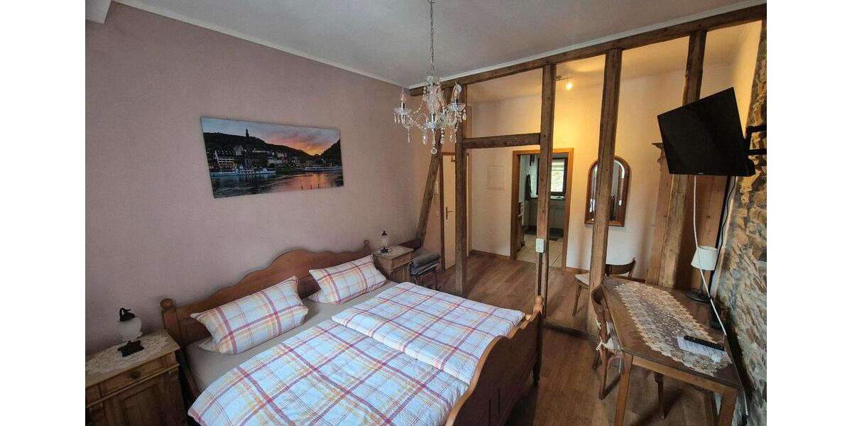 Dachgeschoßwohnung Cochem - 1 Zimmer, 30 m&sup2;, 400&euro; | Angebot:26252055