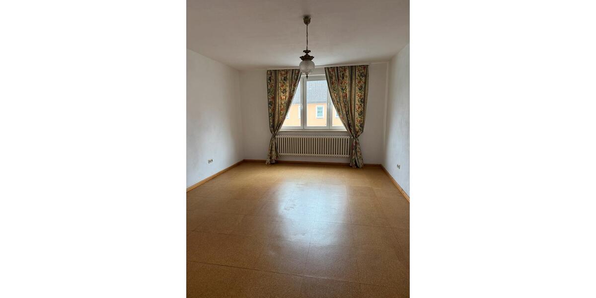 Einfamilienhaus Donnersdorf - 9 Zimmer, 186 m&sup2;, 1.390&euro; | Angebot:25948214