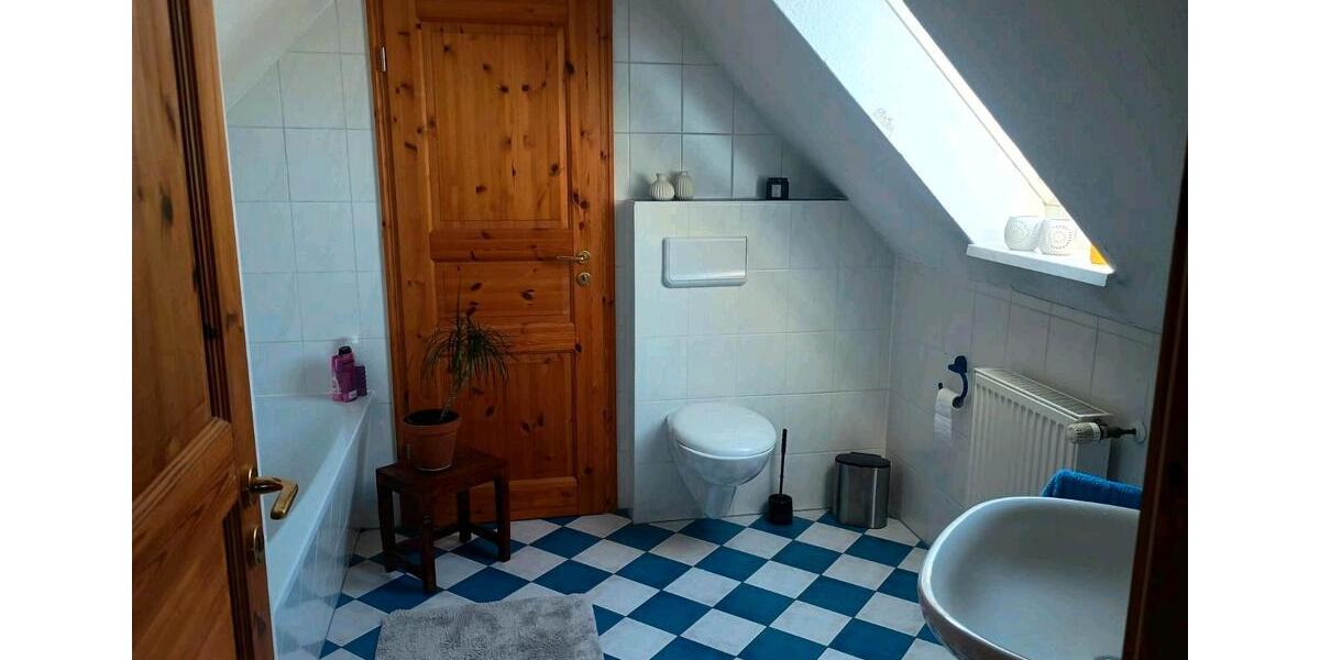 Dachgeschoßwohnung Bergen - 4 Zimmer, 120 m&sup2;, 1.050&euro; | Angebot:26470045