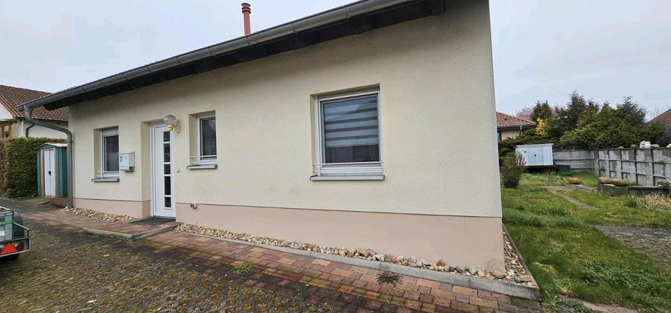 Bungalow Eisleben (Lutherstadt) - 3 Zimmer, 80 m&sup2;, 1.200&euro; | Angebot:26425829
