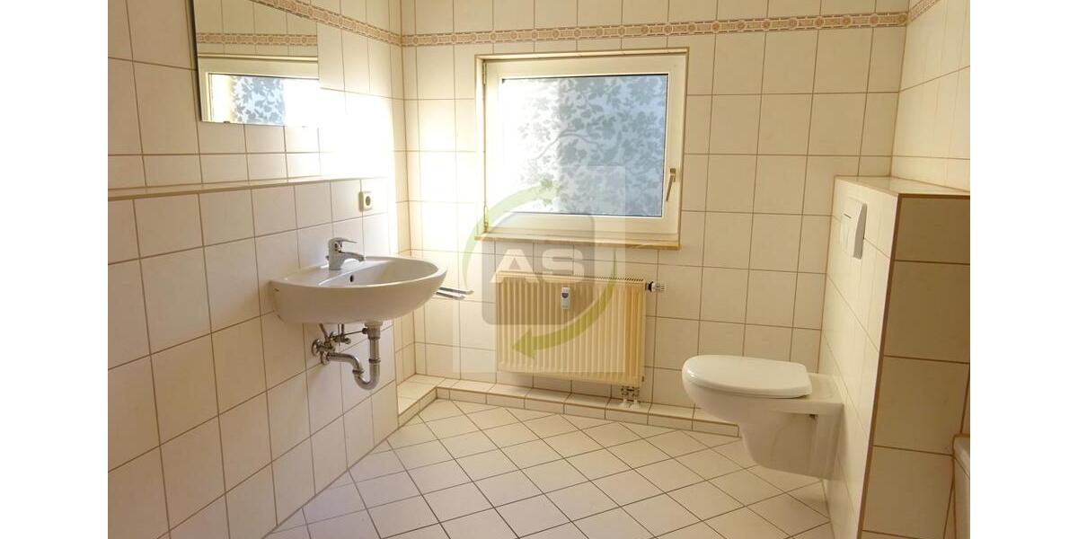 Dachgeschoßwohnung Zwickau - 1 Zimmer, 38 m&sup2;, 200&euro; | Angebot:25267482