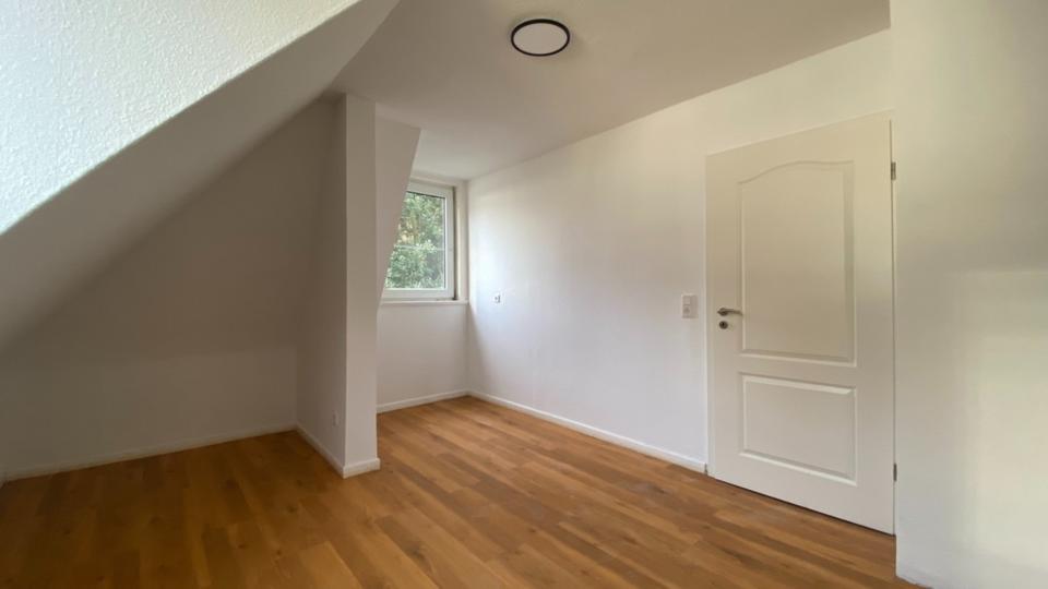 TOP WG Zimmer, Direkt an Uni, Wuppertal Elberfeld, Garten
