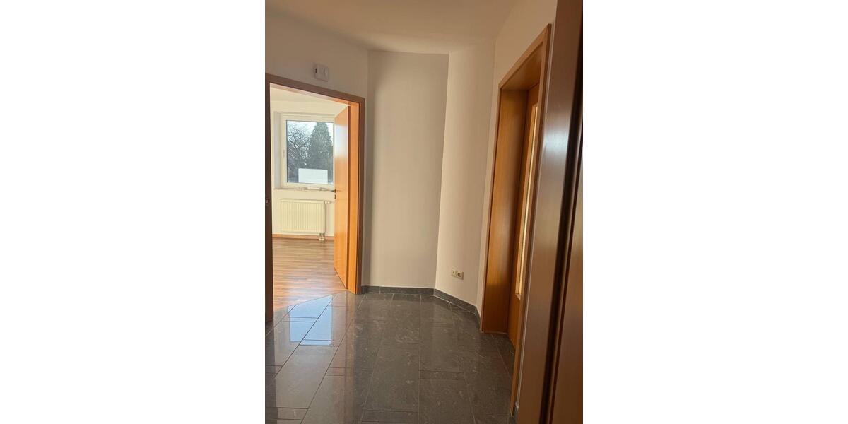 Helle, frisch sanierte Wohnung im Obergeschoss in ruhiger Lage 2 zimmer