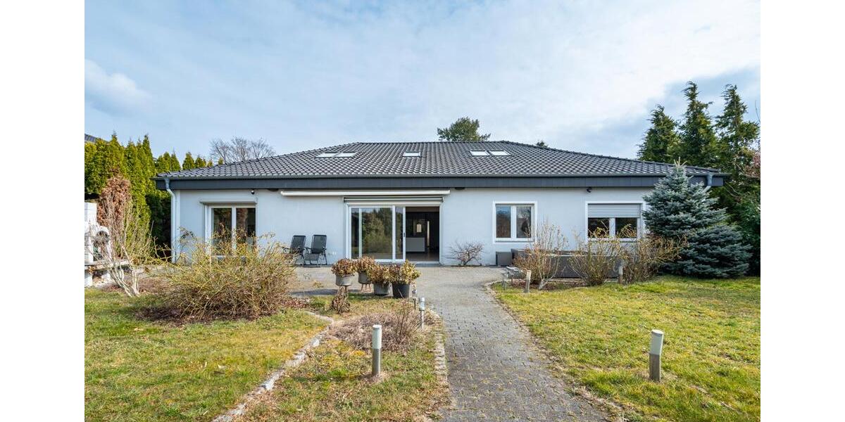 Leben und Arbeiten in Großziethen – Zweifamilienhaus mit großem Garten und Gewerbeeinheit 6 zimmer