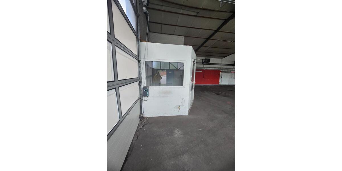 !!BIS ZU 3 MONATEN MIETFREI!! Großzügige Halle mit Büro und Parkplätzen in Duisburg! zimmer