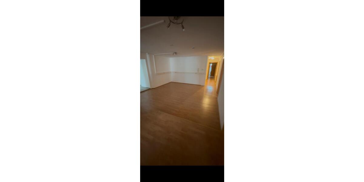 Etagenwohnung Kempten (Allgäu) Auf der Halde - 5 Zimmer, 160 m&sup2;, 2.500&euro; | Angebot:26425725