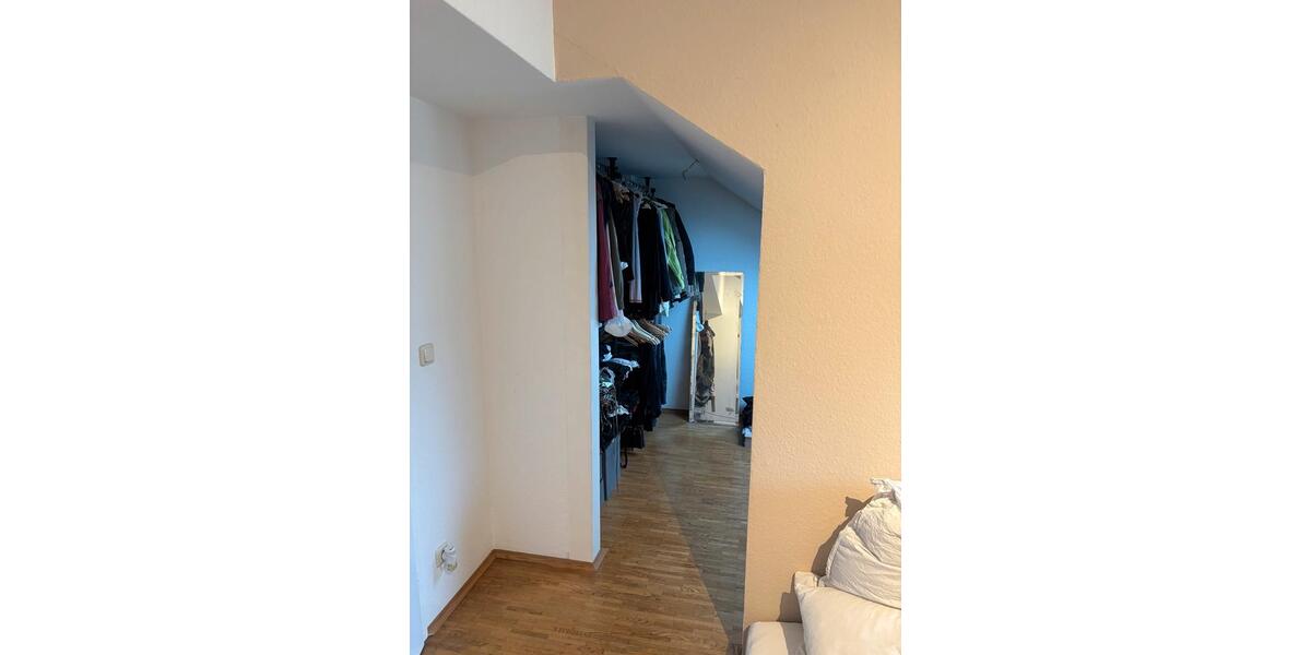 Dachgeschoßwohnung Offenbach am Main Hafen - 2 Zimmer, 75 m&sup2;, 1.200&euro; | Angebot:24771274