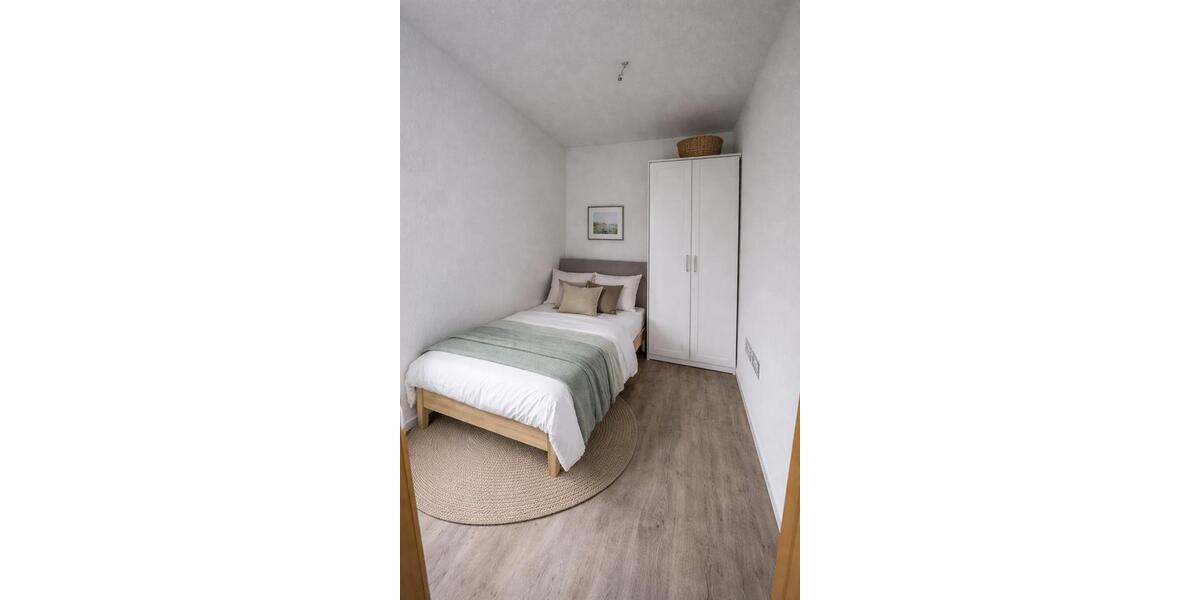 Einfamilienhaus Oldenburg Bloherfelde - 1 Zimmer, 170 m&sup2;, 20&euro; | Angebot:25613802