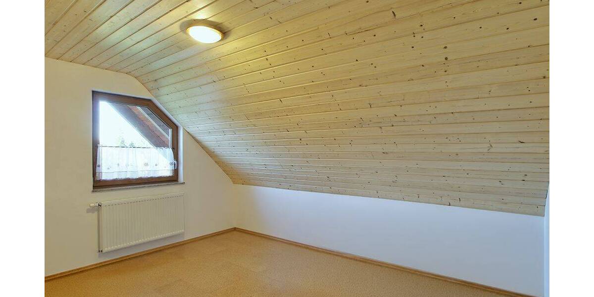 Etagenwohnung Calw Altburg - 3 Zimmer, 108 m&sup2;, 1.100&euro; | Angebot:26092605