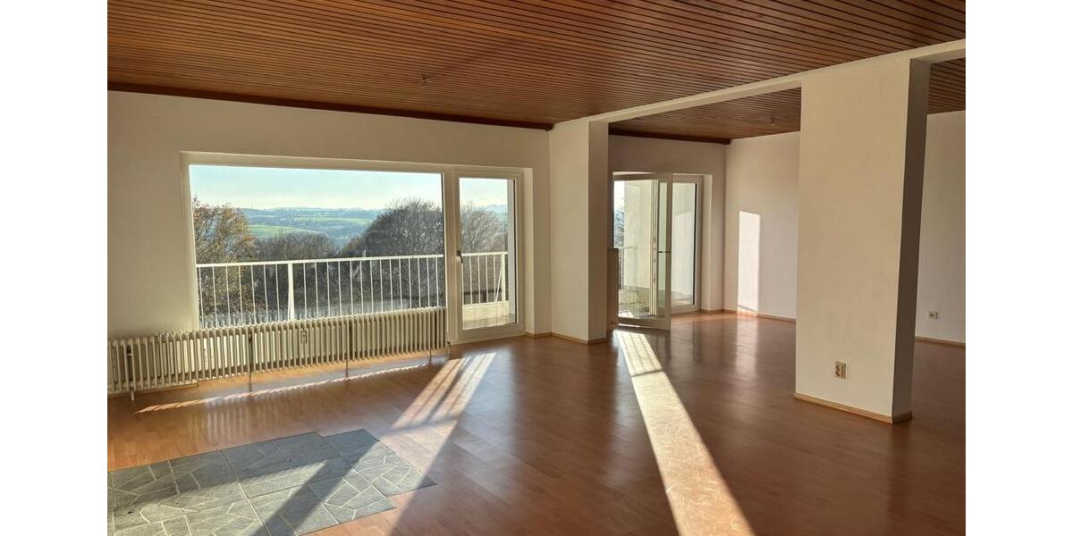 Erdgeschoßwohnung Hennef (Sieg) - 3 Zimmer, 150 m&sup2;, 1.350&euro; | Angebot:23187597