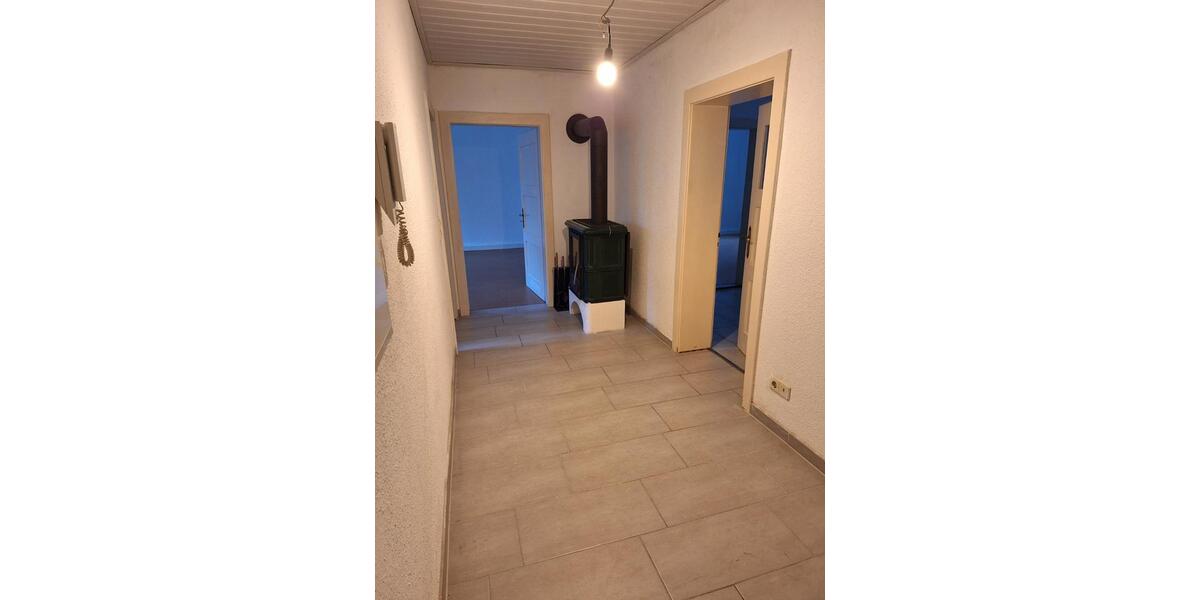 Etagenwohnung Nossen - 2 Zimmer, 67 m&sup2;, 299&euro; | Angebot:25932536