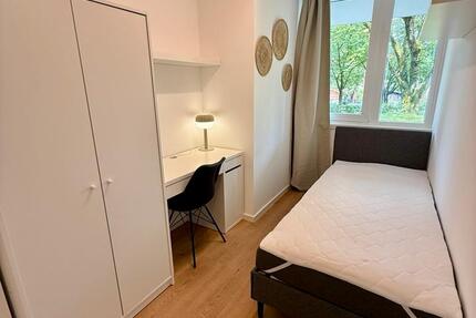 WG Zimmer frisch saniert in München Sendling möbliert U-Bahn Nähe 4 zimmer