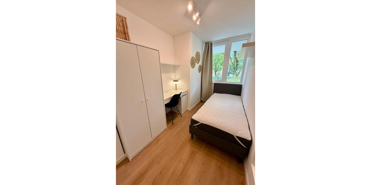 WG Zimmer frisch saniert in München Sendling möbliert U-Bahn Nähe 4 zimmer