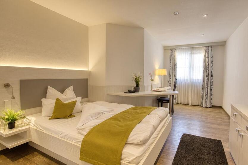 1-Zimmerwohnung (11) mit Internet, Klima, TV, Küchenzeile, DuscheWc, Waschmaschine, Trockner zimmer