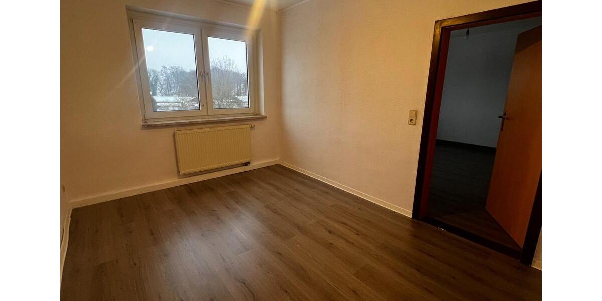 Etagenwohnung Frohburg - 4 Zimmer, 75 m&sup2;, 500&euro; | Angebot:25307272