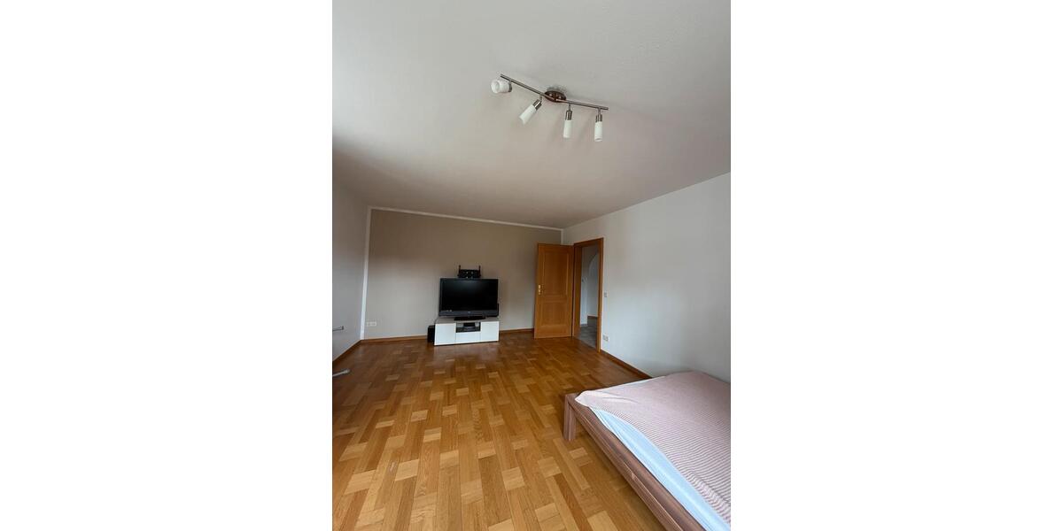 Etagenwohnung Erdweg - 1 Zimmer, 60 m&sup2;, 1.500&euro; | Angebot:26538658