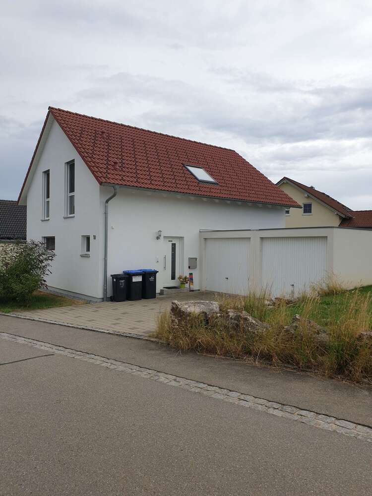 Haus zum Mieten in Bühlenhausen 1.500 € 124 m²
