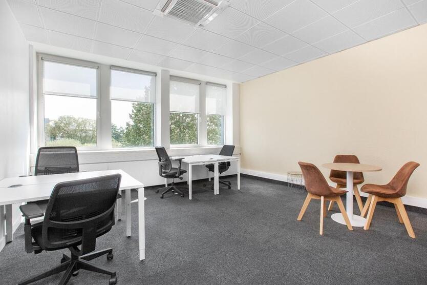 Privater Büroraum für 5 Person in Regus Science Park