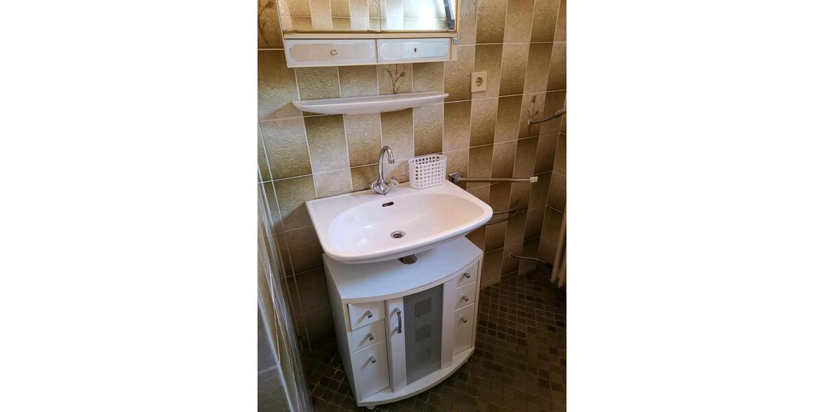 Etagenwohnung Deggendorf - 1 Zimmer, 35 m&sup2;, 400&euro; | Angebot:25873687