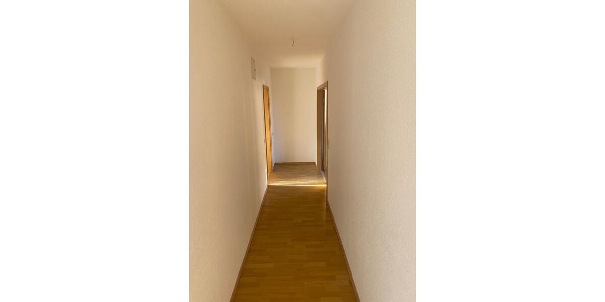 Etagenwohnung Staßfurt - 4 Zimmer, 103 m&sup2;, 500&euro; | Angebot:26633185