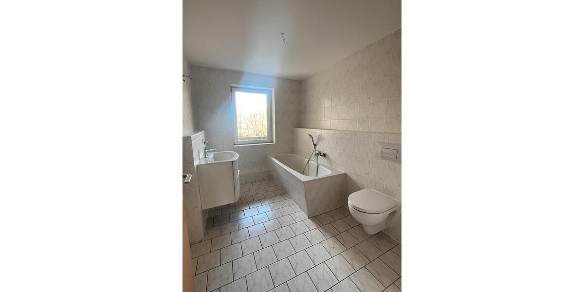 Hochparterre Döbeln - 1 Zimmer, 43 m&sup2;, 280&euro; | Angebot:25988079