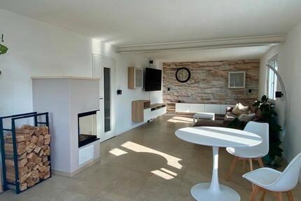 Haus Werneck - 5.5 Zimmer, 150 m&sup2;, 1.650&euro; | Angebot:26102331