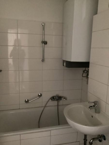 Sanierte und renovierte 1-Zimmer-Wohnung mit Balkon zimmer