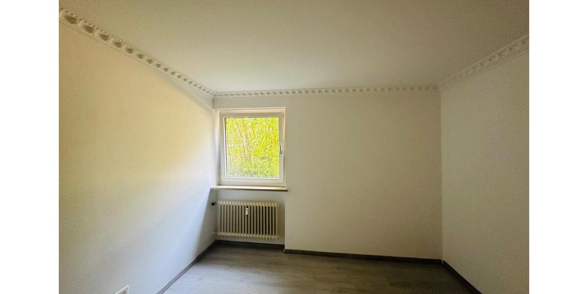 Erdgeschoßwohnung Regensburg Ganghofersiedlung - 3 Zimmer, 90 m&sup2;, 1.490&euro; | Angebot:25636515