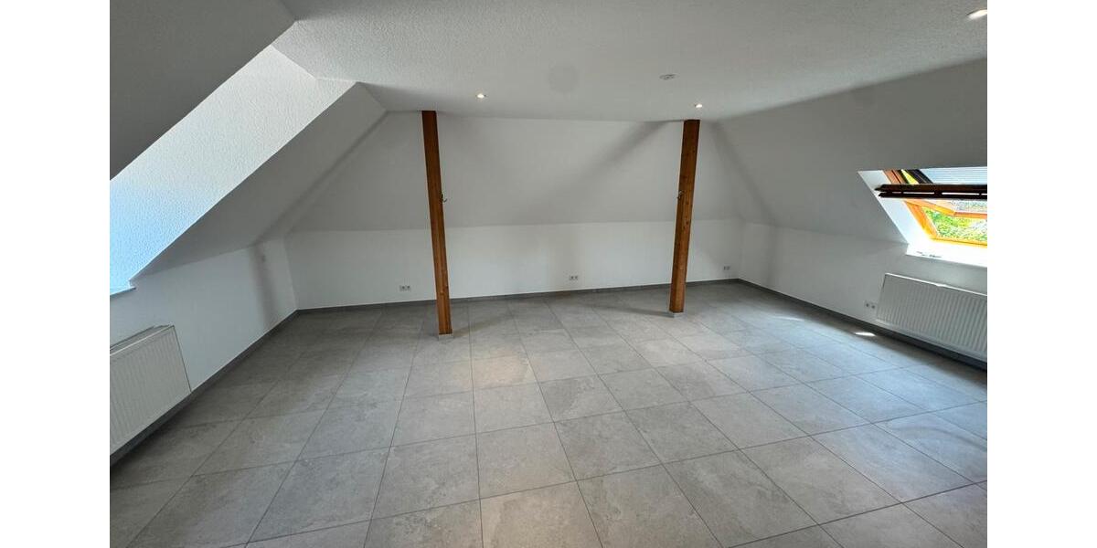 Dachgeschoßwohnung Lohne (Oldenburg) - 4 Zimmer, 140 m&sup2;, 1.100&euro; | Angebot:26698574
