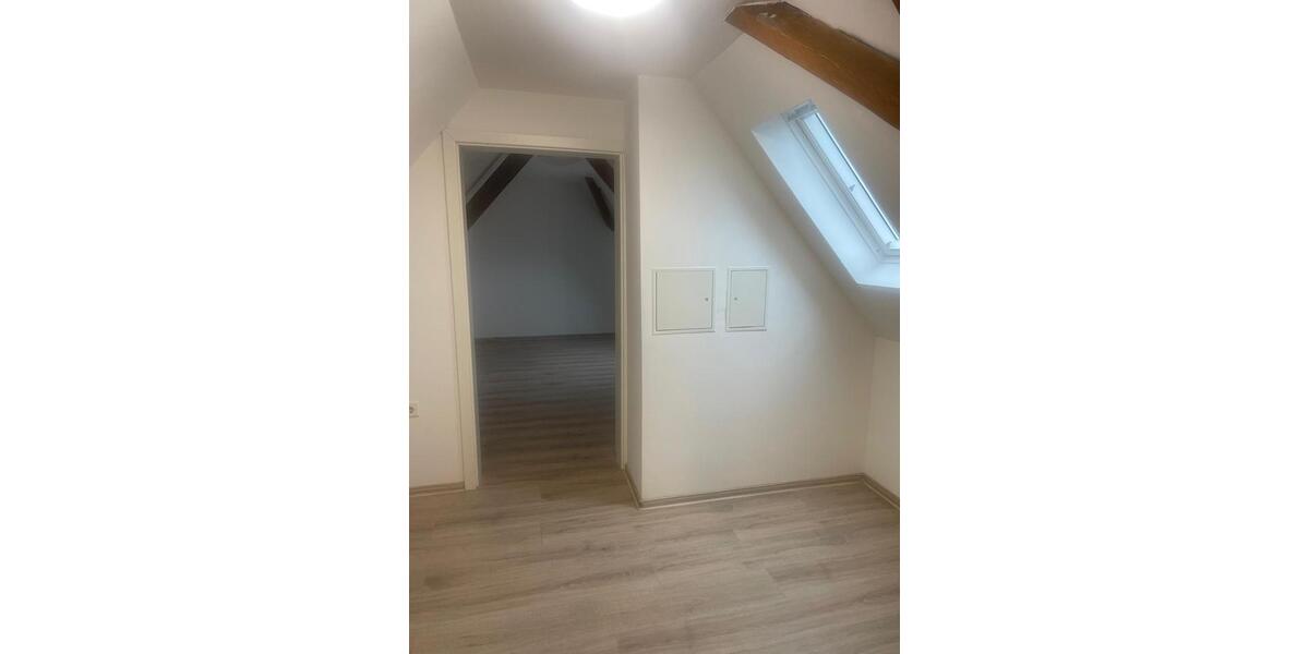 Dachgeschoßwohnung Rhodt unter Rietburg - 3 Zimmer, 950&euro; | Angebot:22628624