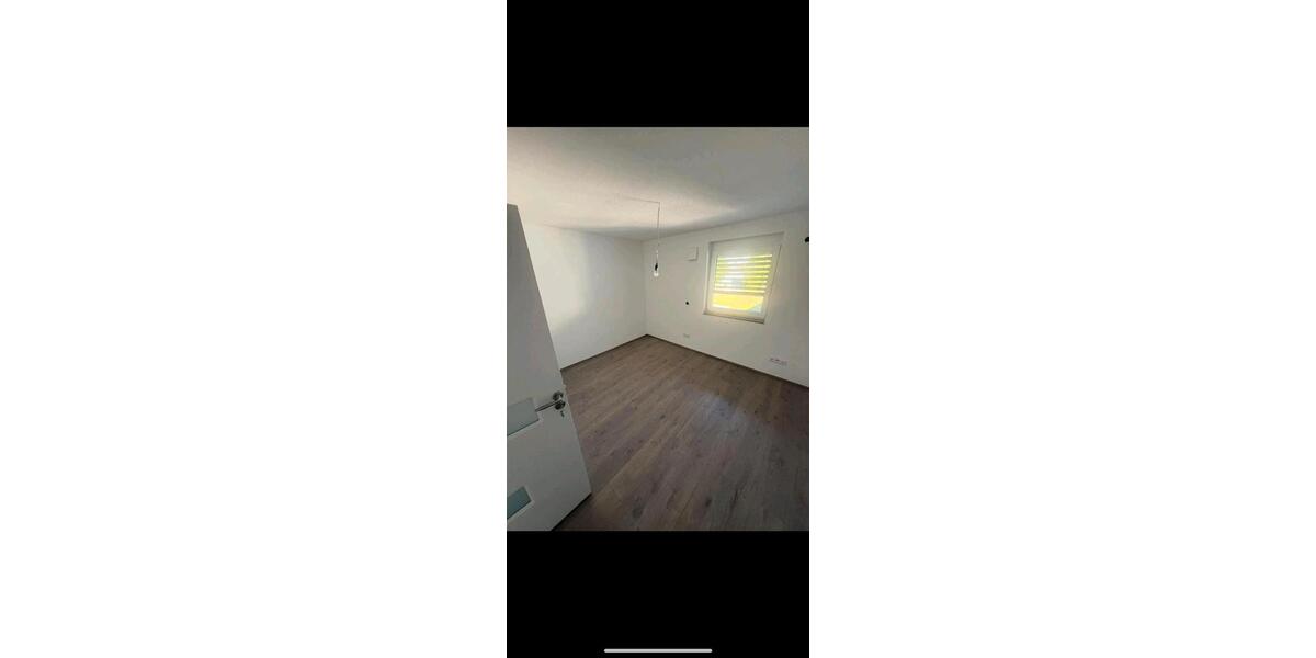 Dachgeschoßwohnung Riedering - 3.5 Zimmer, 80 m&sup2;, 1.400&euro; | Angebot:24750831