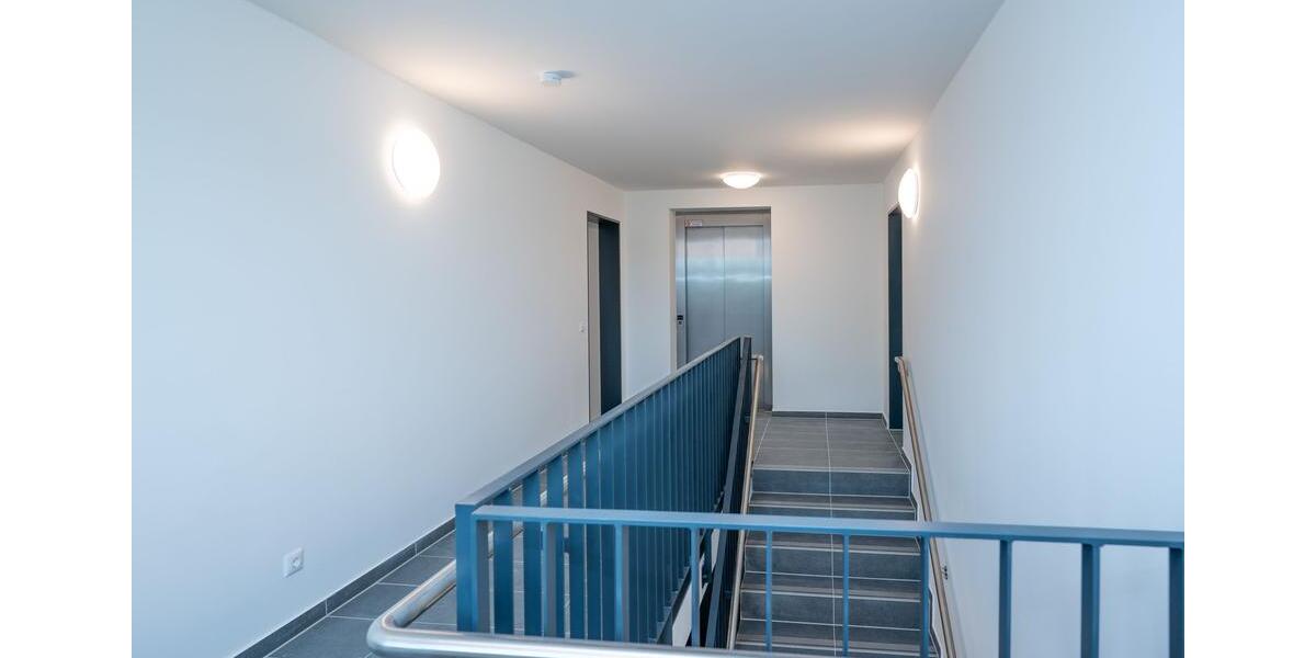 Neubau (Erstbezug!) BARRIEREFREI und seniorengerechte moderne 2-Zimmer-Wohnung in Roth mit Loggia, zentral aber im Grünen 2 zimmer