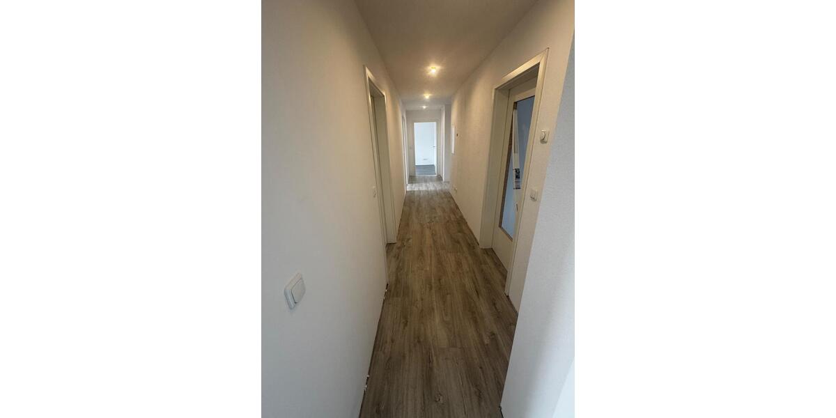 Erdgeschoßwohnung Rochlitz - 7 Zimmer, 110 m&sup2;, 1.045&euro; | Angebot:26409494
