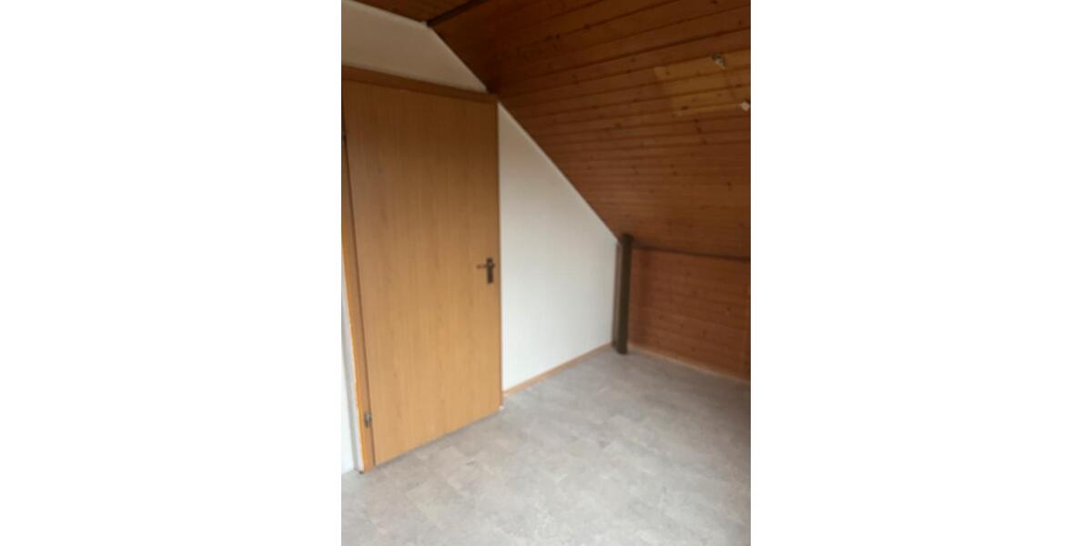 Wohnen auf Zeit Lingen (Ems) - 8 Zimmer, 180 m&sup2;, 380&euro; | Angebot:25658907