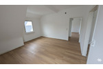 Renovierte 2-Zimmer-Wohnung mit Küche, Keller+ Stellpl. zimmer