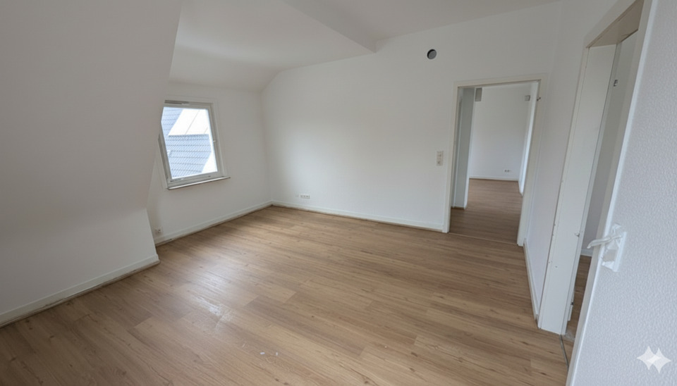 Renovierte 2-Zimmer-Wohnung mit Küche, Keller+ Stellpl. zimmer