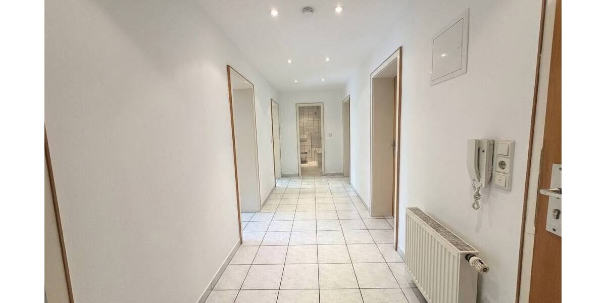 Etagenwohnung Kaiserslautern Innenstadt - 3 Zimmer, 92 m&sup2;, 690&euro; | Angebot:26686081