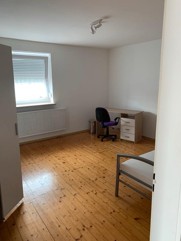 WG Zimmer 17m² inkl. Stellplatz, WLAN, Balkon, voll möbliert