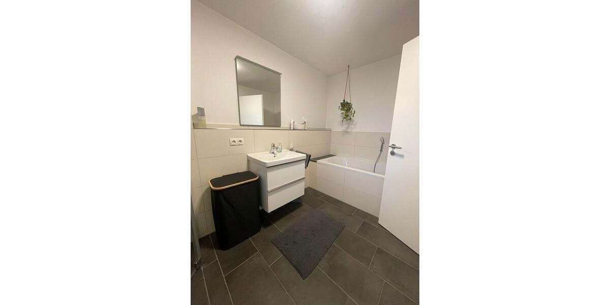 Erdgeschoßwohnung Deggendorf - 3 Zimmer, 91 m&sup2;, 1.355&euro; | Angebot:26048591