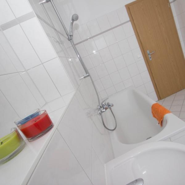 Geräumige 3-Raum-Wohnung mit großem Badezimmer zimmer