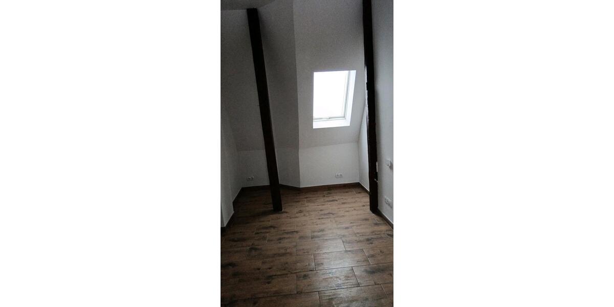 Dachgeschoßwohnung Forchheim - 5 Zimmer, 105 m&sup2;, 999&euro; | Angebot:24469610